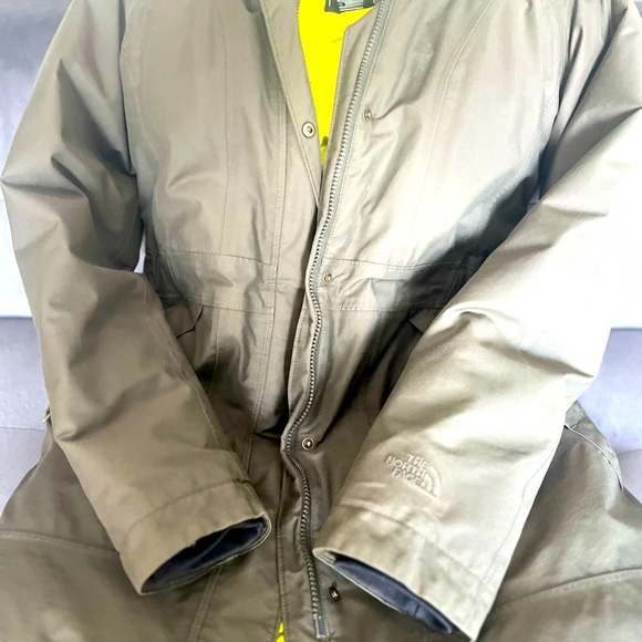 The North Face winter coat super warm insulated jacket - Picture 3 of 6